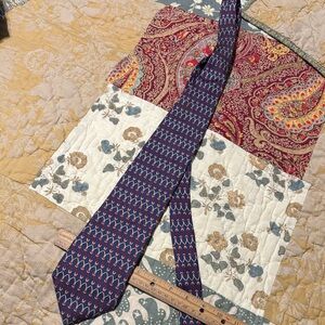 Jos. A. Bank Navy and Red Geometric Knot Tie